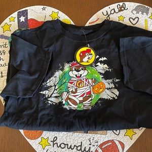 Brand new Halloween bucees tshirt